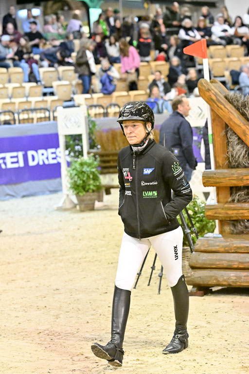  | 12022026 Indoor VS _019 