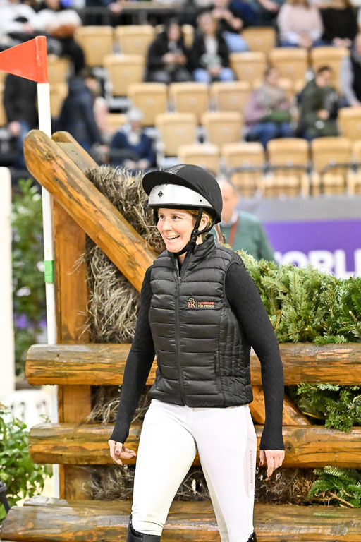  | 12022026 Indoor VS _030 