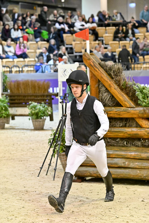  | 12022026 Indoor VS _031 