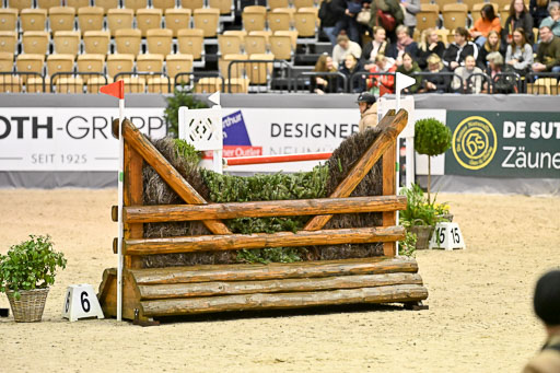  | 12022026 Indoor VS _037 