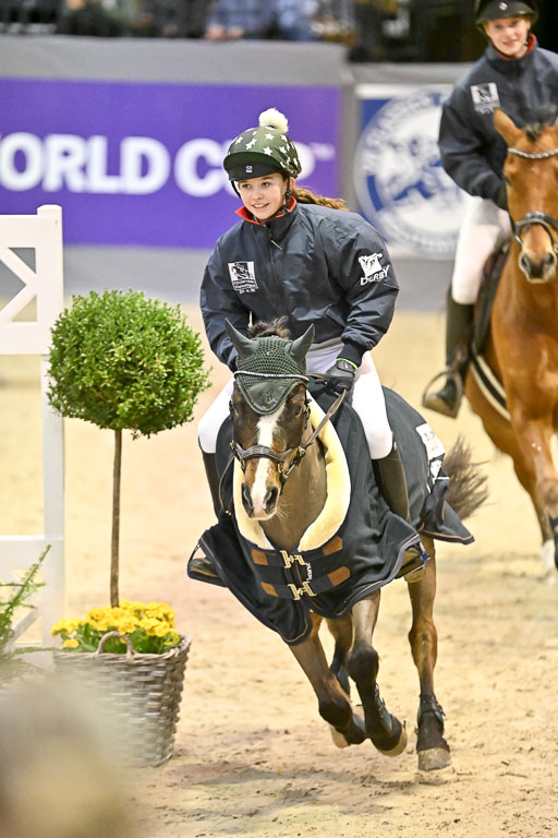  | 12022026 Indoor VS _039 