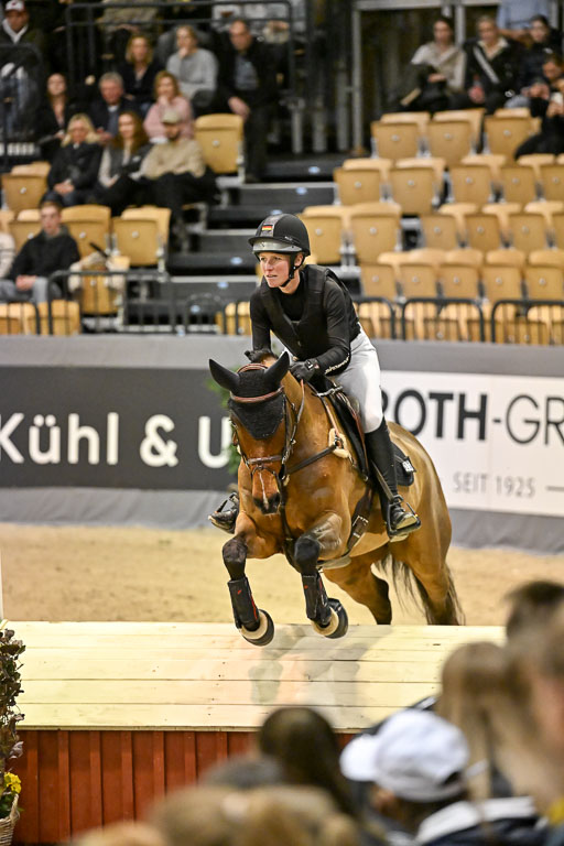  | 12022026 Indoor VS _052 