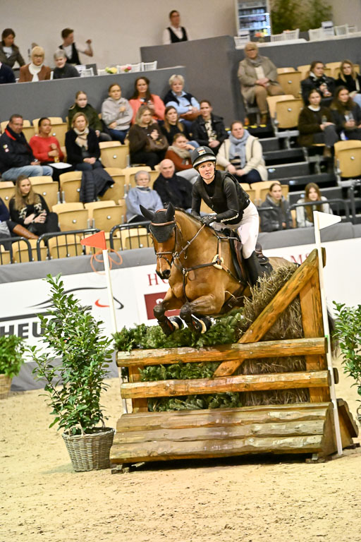  | 12022026 Indoor VS _053 