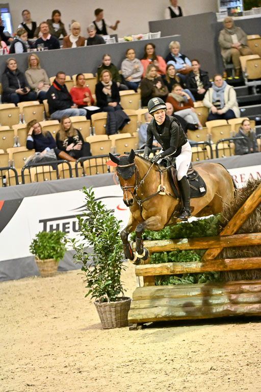  | 12022026 Indoor VS _055 