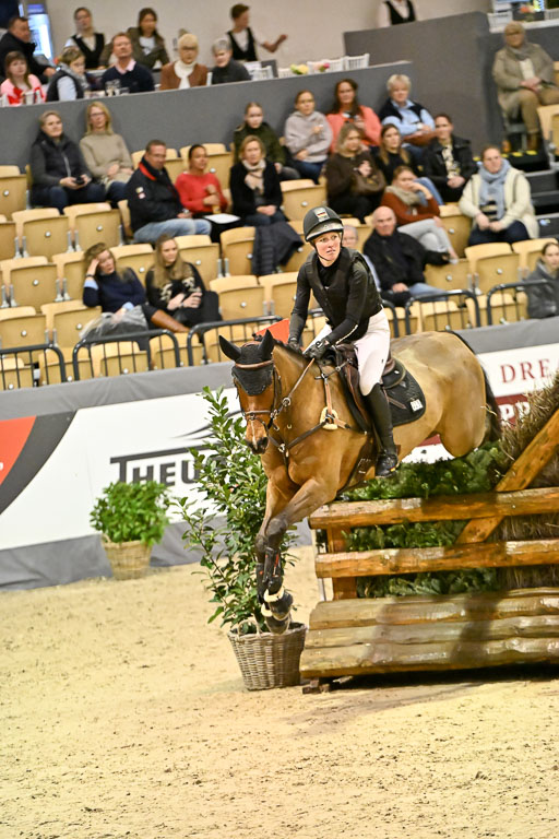  | 12022026 Indoor VS _056 