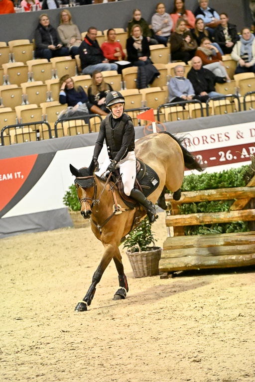  | 12022026 Indoor VS _059 