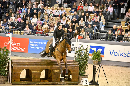  | 12022026 Indoor VS _069 