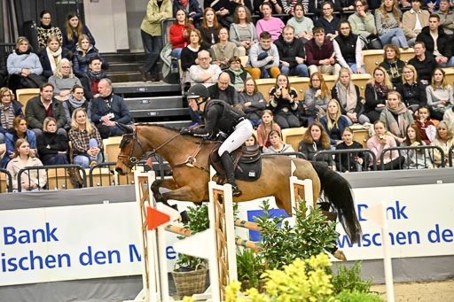  | 12022026 Indoor VS _070 