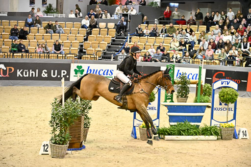  | 12022026 Indoor VS _074 