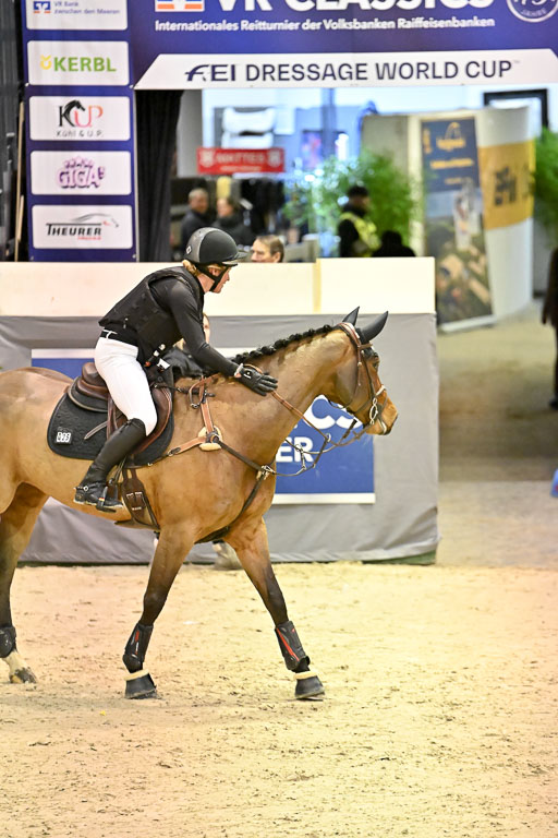  | 12022026 Indoor VS _083 