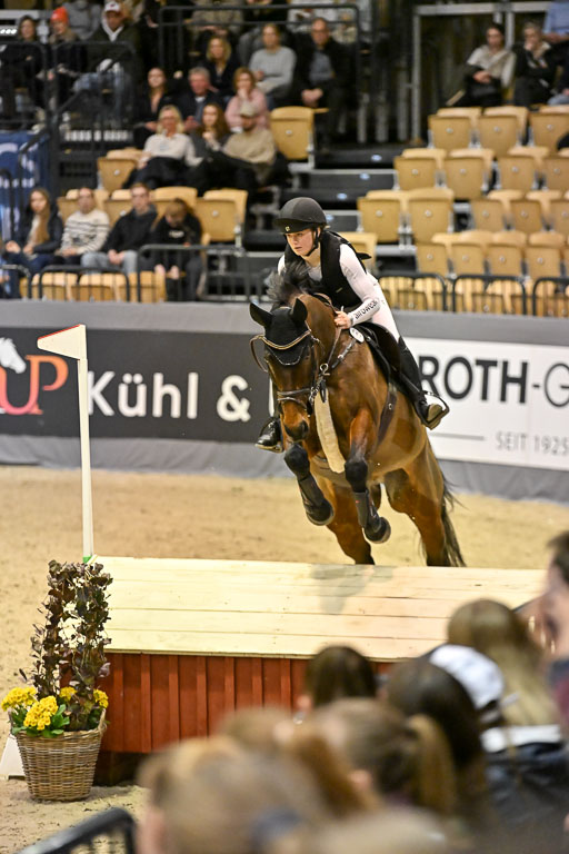  | 12022026 Indoor VS _088 