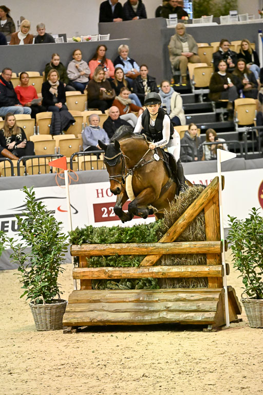  | 12022026 Indoor VS _089 