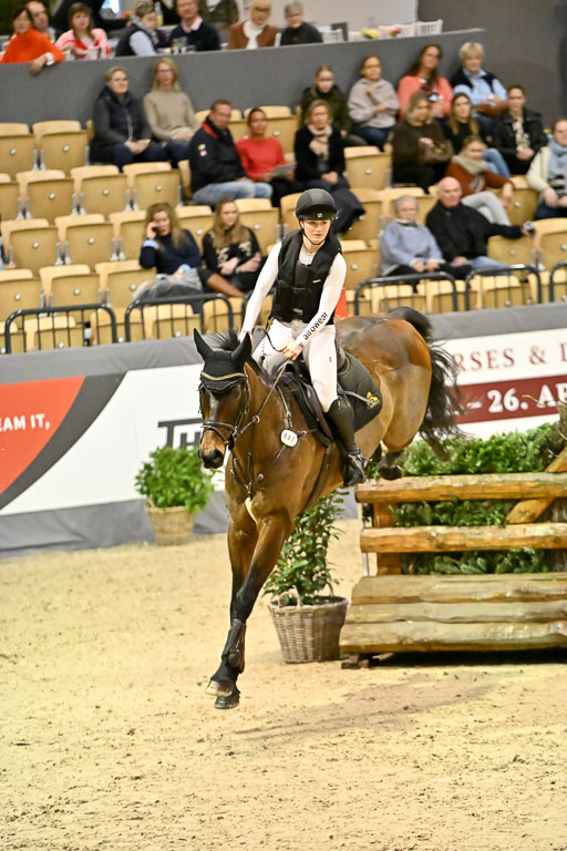  | 12022026 Indoor VS _092 