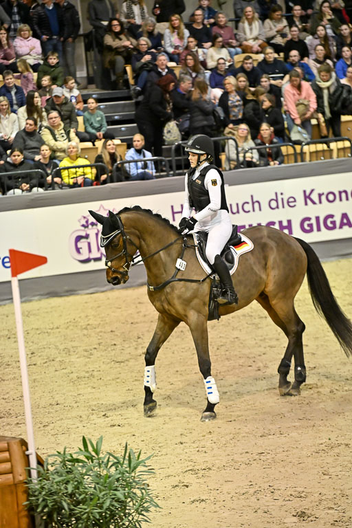  | 12022026 Indoor VS _123 