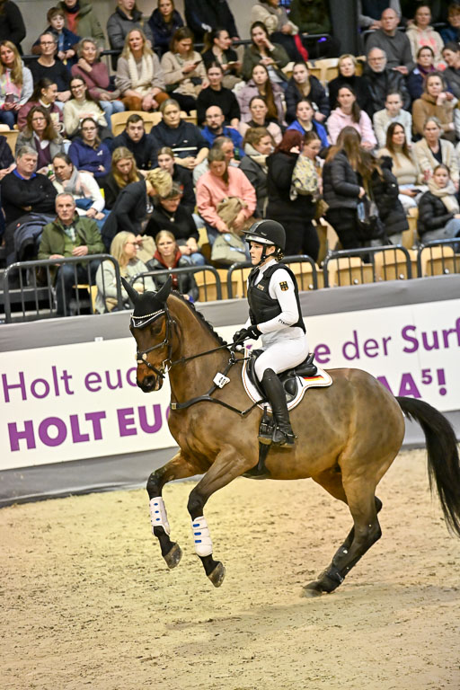  | 12022026 Indoor VS _124 