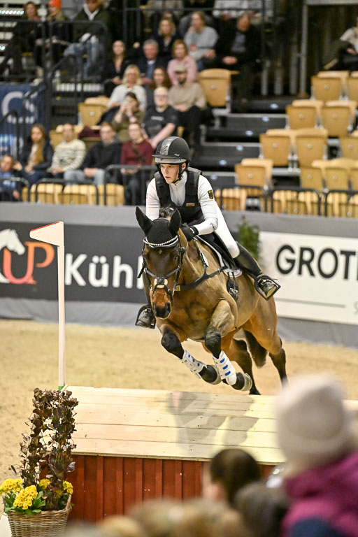  | 12022026 Indoor VS _135 