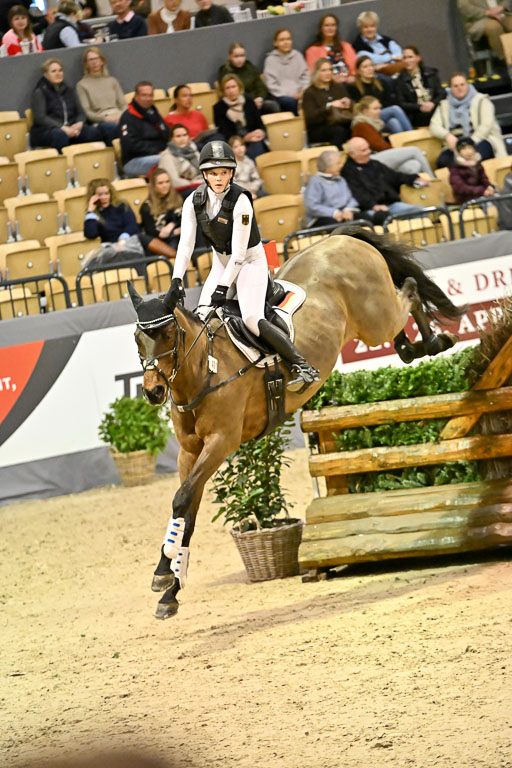  | 12022026 Indoor VS _140 