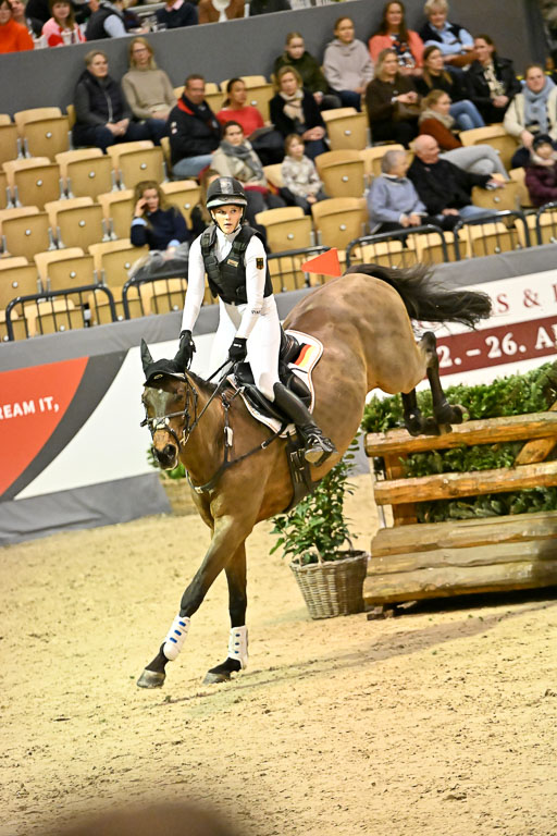  | 12022026 Indoor VS _141 