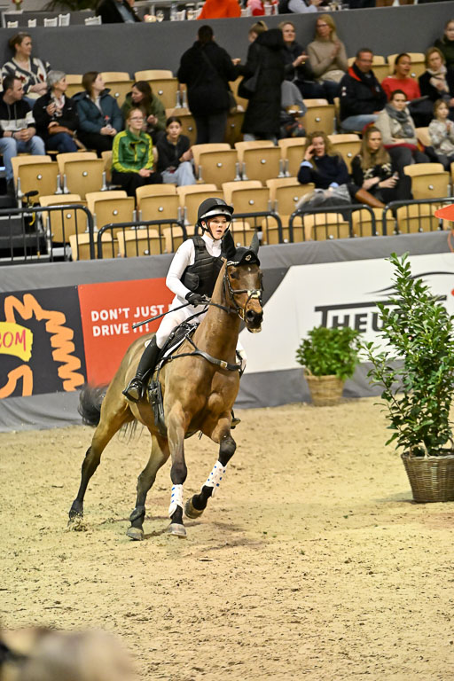  | 12022026 Indoor VS _157 