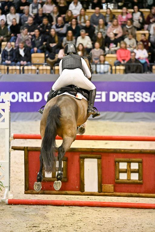  | 12022026 Indoor VS _165 