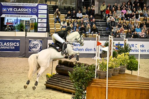  | 12022026 Indoor VS _172 