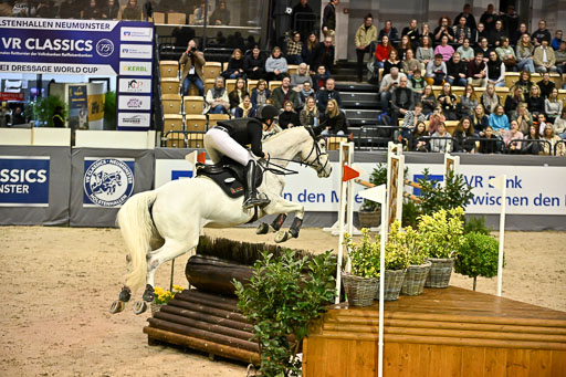  | 12022026 Indoor VS _173 