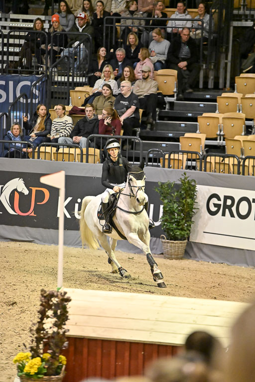  | 12022026 Indoor VS _174 