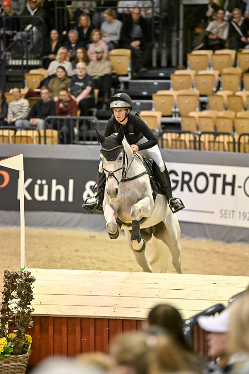  | 12022026 Indoor VS _176 