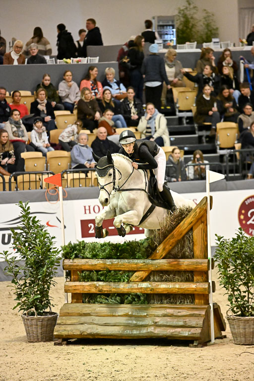  | 12022026 Indoor VS _184 