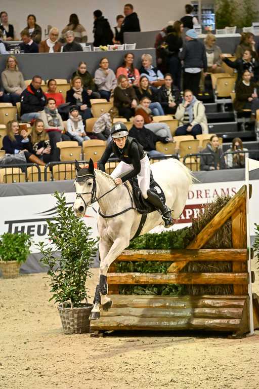  | 12022026 Indoor VS _186 