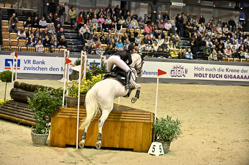  | 12022026 Indoor VS _192 