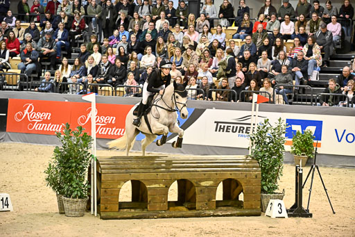  | 12022026 Indoor VS _201 