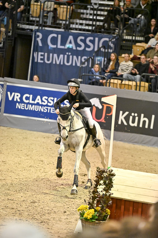  | 12022026 Indoor VS _211 