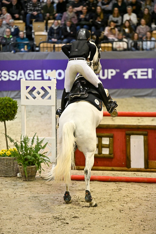  | 12022026 Indoor VS _220 