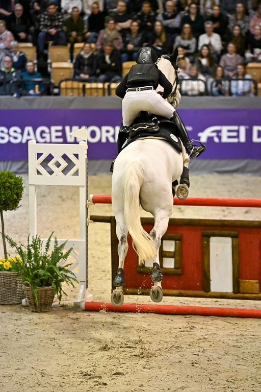  | 12022026 Indoor VS _222 