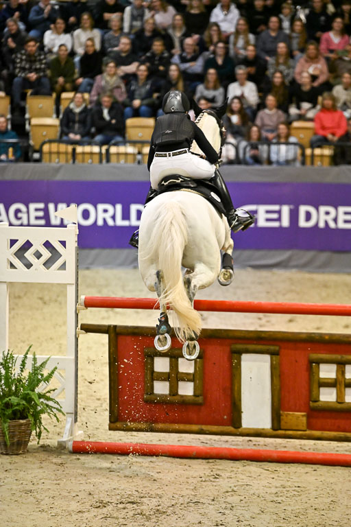  | 12022026 Indoor VS _224 