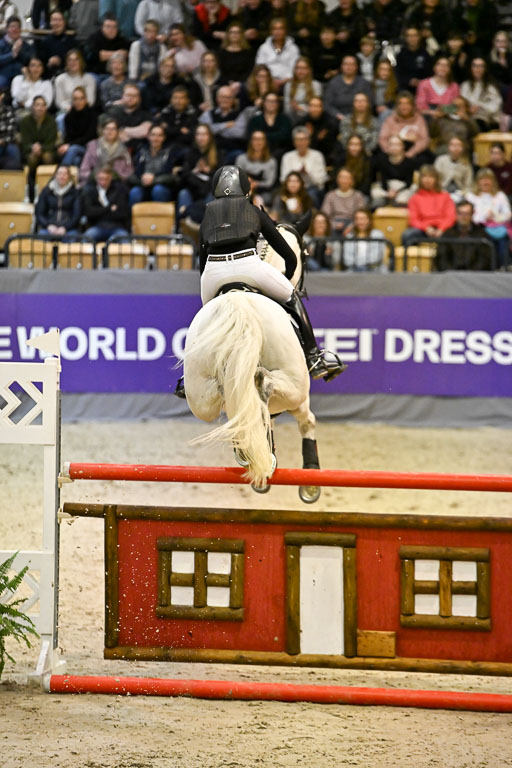  | 12022026 Indoor VS _226 