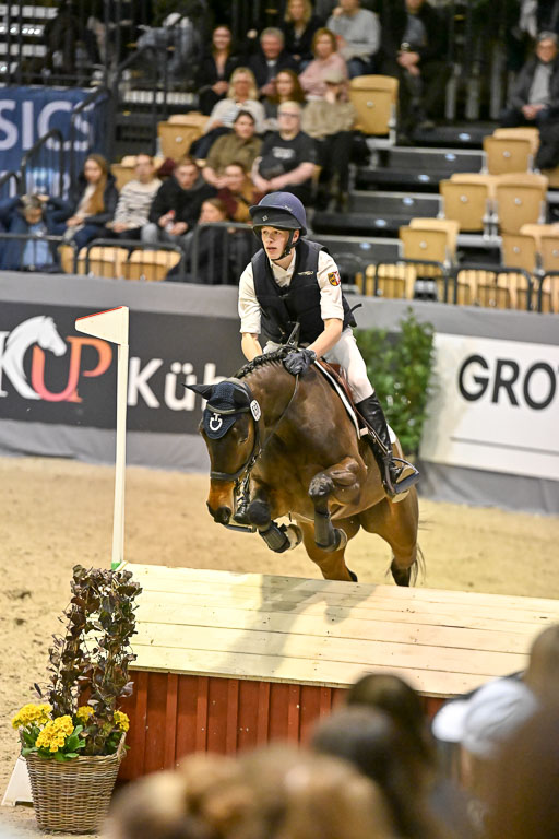  | 12022026 Indoor VS _252 