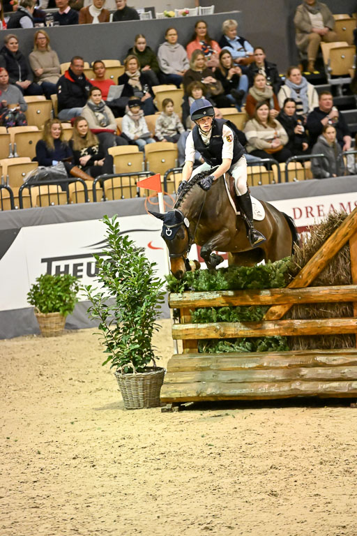  | 12022026 Indoor VS _256 