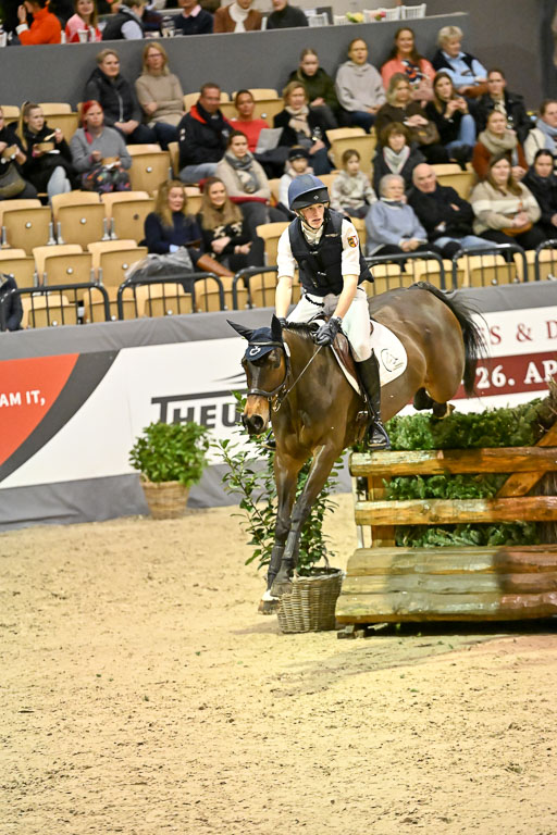  | 12022026 Indoor VS _257 