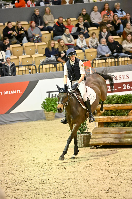  | 12022026 Indoor VS _259 