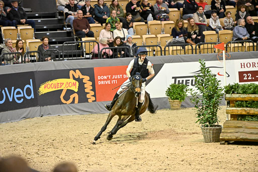  | 12022026 Indoor VS _276 