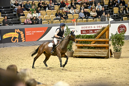  | 12022026 Indoor VS _279 