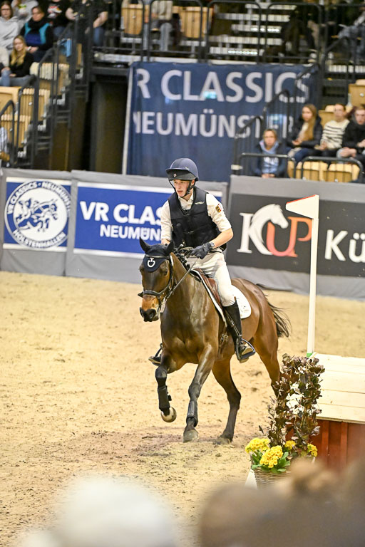  | 12022026 Indoor VS _285 