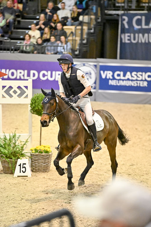  | 12022026 Indoor VS _286 