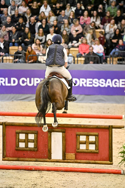  | 12022026 Indoor VS _291 