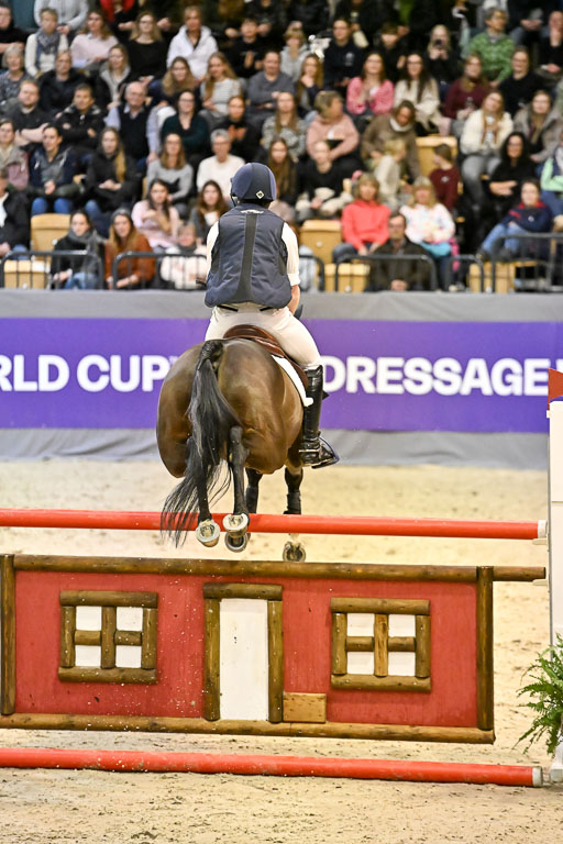  | 12022026 Indoor VS _292 