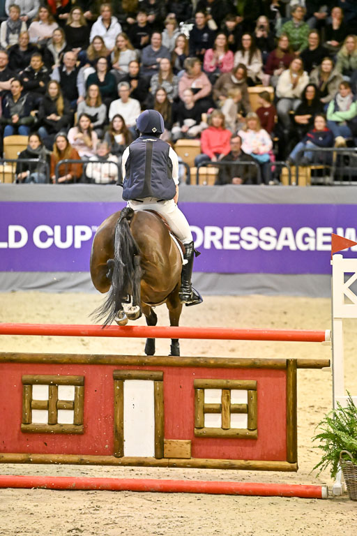  | 12022026 Indoor VS _293 