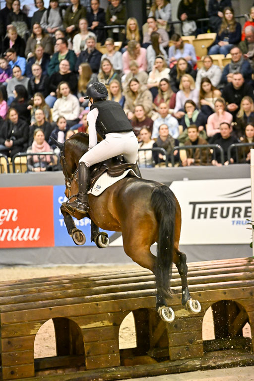  | 12022026 Indoor VS _302 