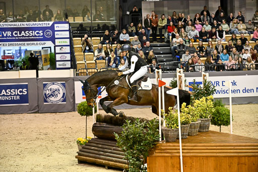  | 12022026 Indoor VS _321 